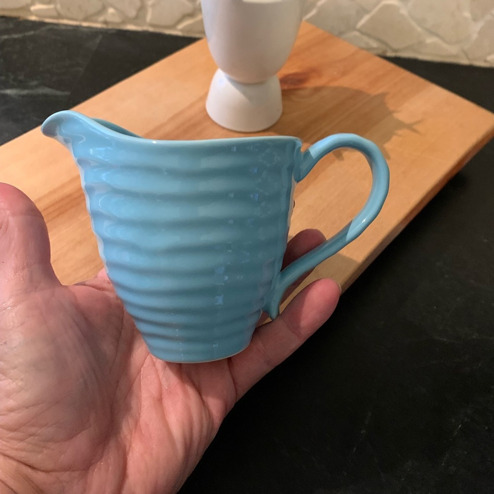 CIROA | Ripple Turquoise Creamer - Picture 3 of 8